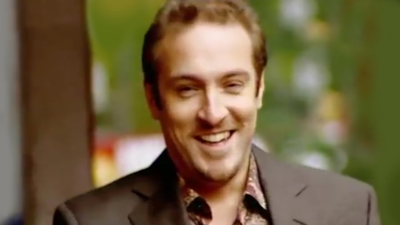 Derren Tricks Shopkeepers into Accepting Paper πΈ