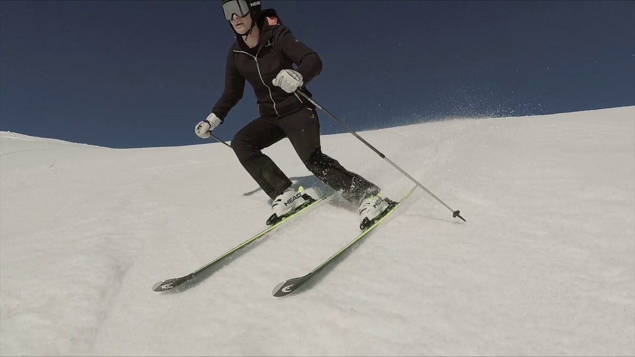 Maria Höfl-Riesch Demonstrates Expert Skiing on First Run ⛷️