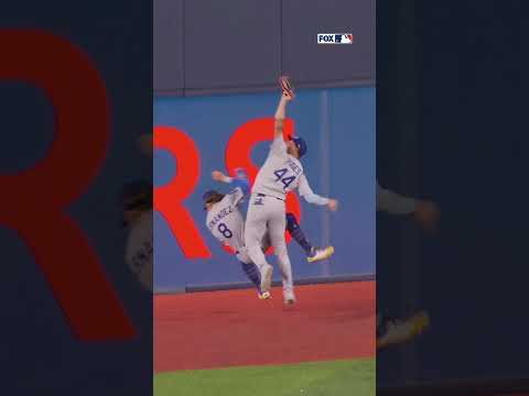 GAME-SAVING Catch by Andy Pages 🤯 #mlb #baseball #Dodgers #worldseries