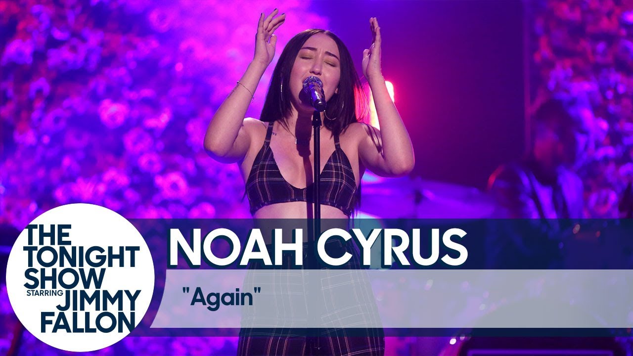 Noah Cyrus Performs 'Again' on Fallon 🎤