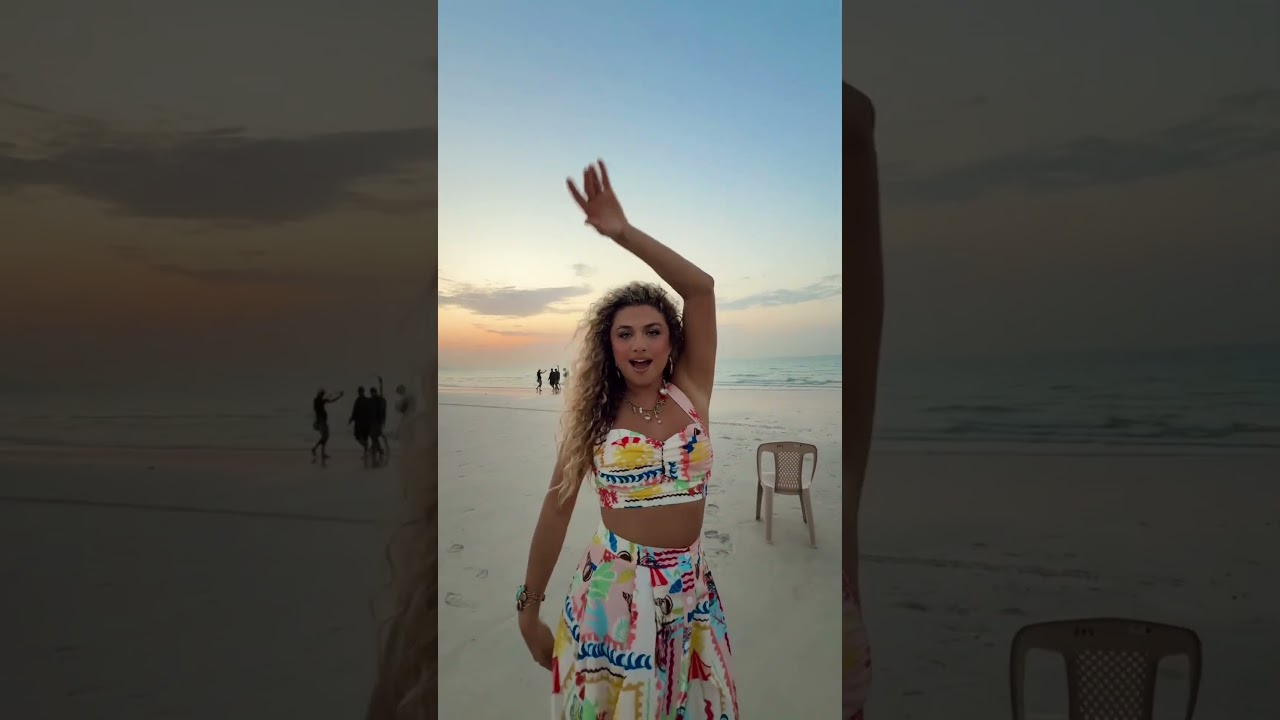 El Helwa Zahra 😍 | Stunning Arabic & Greek Music Duo by the Beach