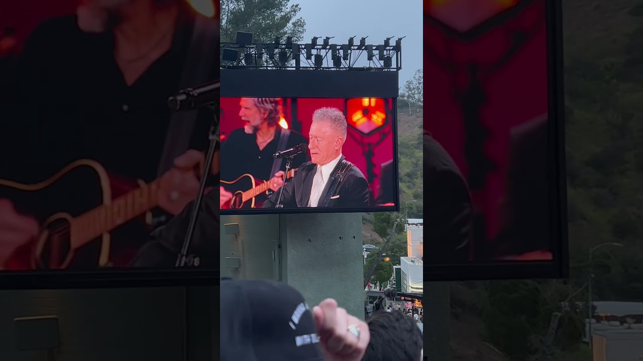 Lyle Lovett Celebrates Willie Nelson's 90th 🎉