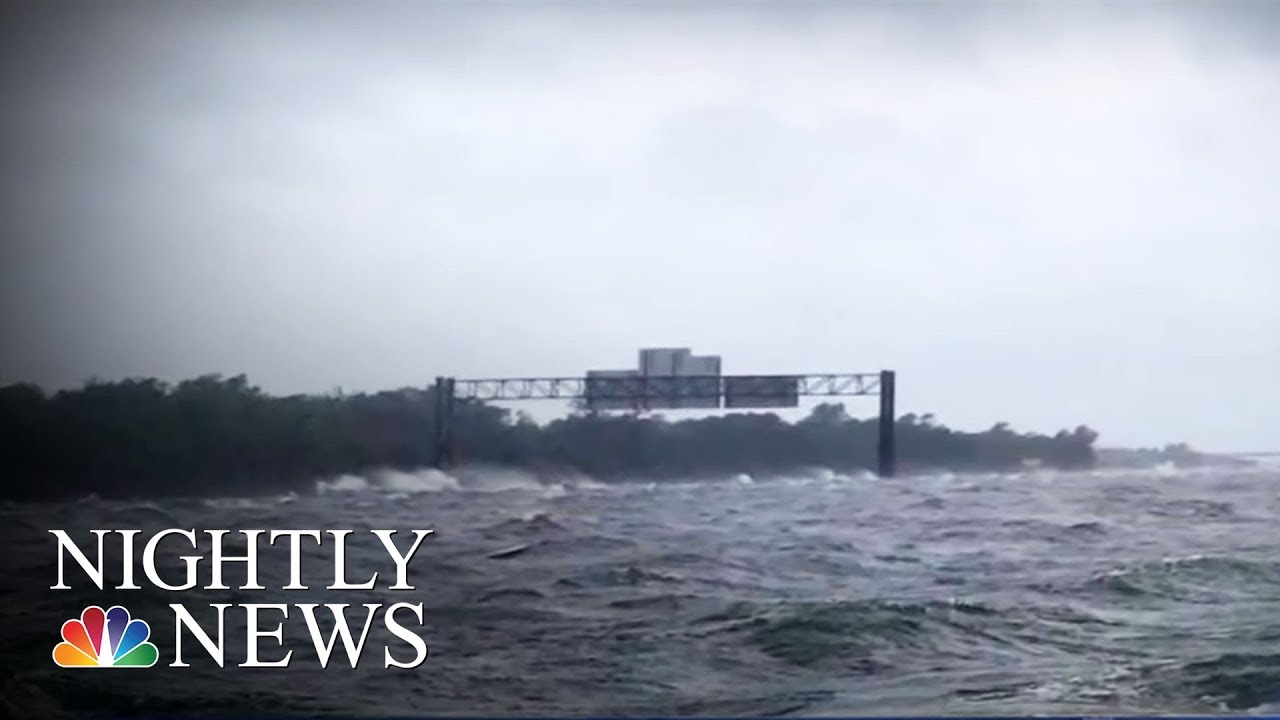 Family Rescued by Navy from Harvey Floodwaters 🚁