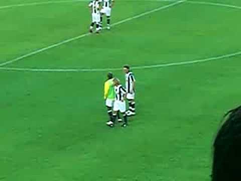 Momo Sissoko tells Albin Ekdal how to play before Brondby game