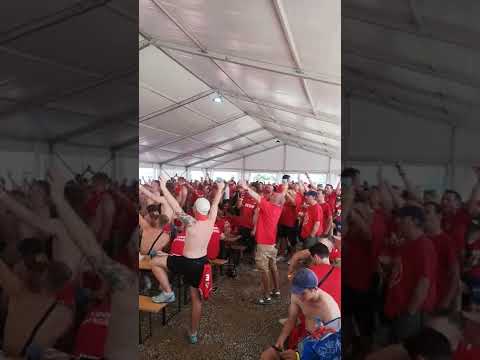 onkelz 'Auf gute Freunde' FC Köln Fans Fehervar vor dem Spiel