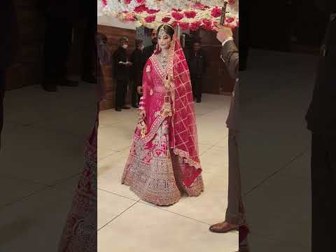 Aadhya kandhari 