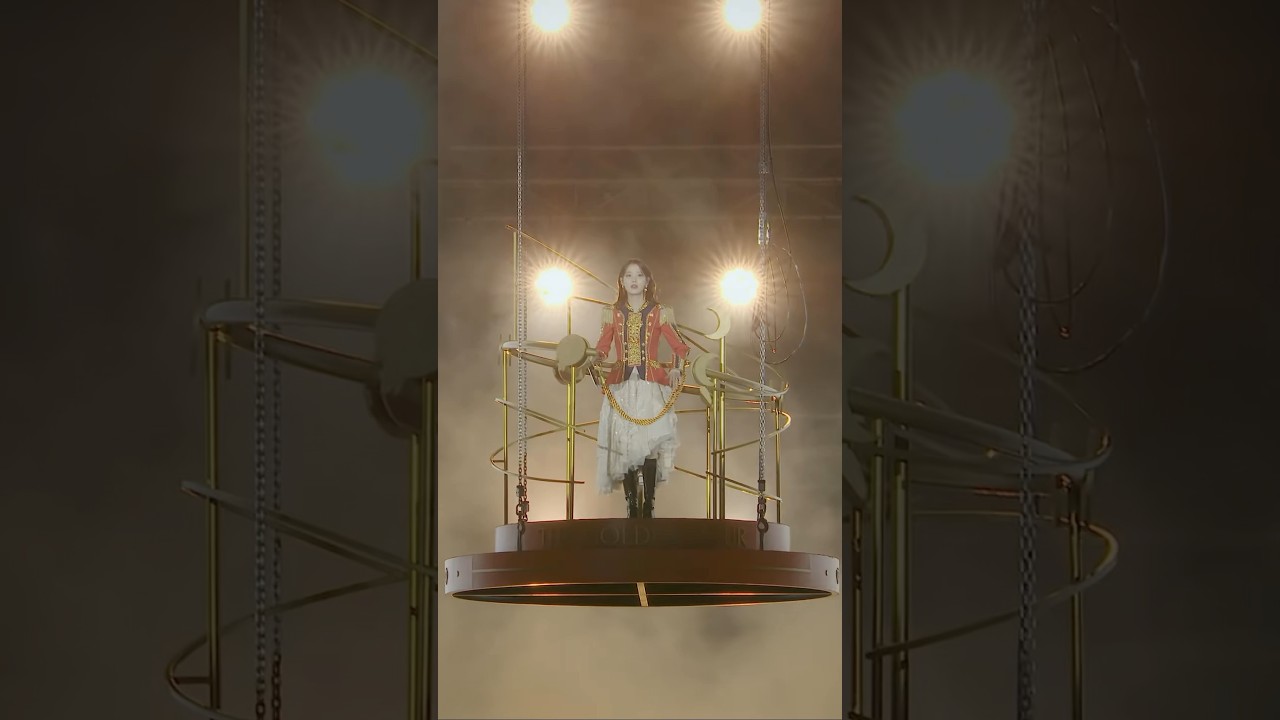 IU의 최고의 오프닝 무대 🎤