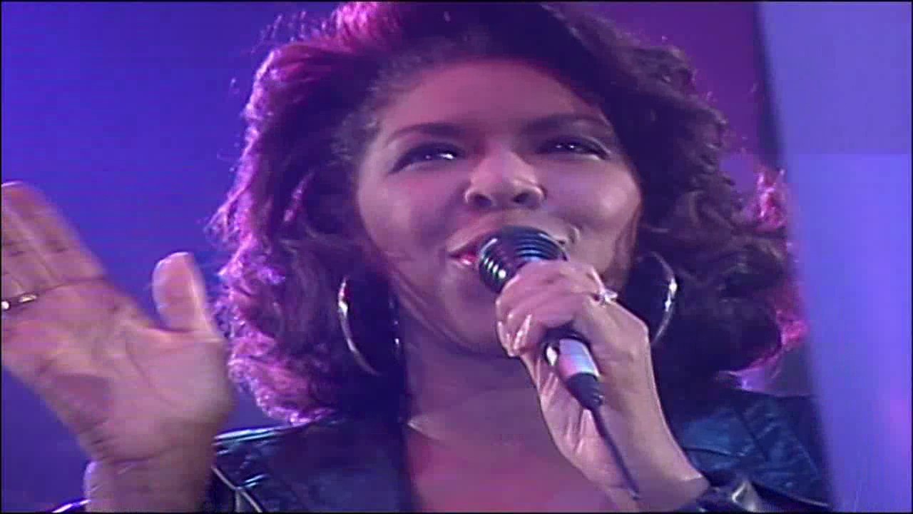 Natalie Cole's 'Starting Over Again' (1989) – A Heartfelt Love Song 🎶