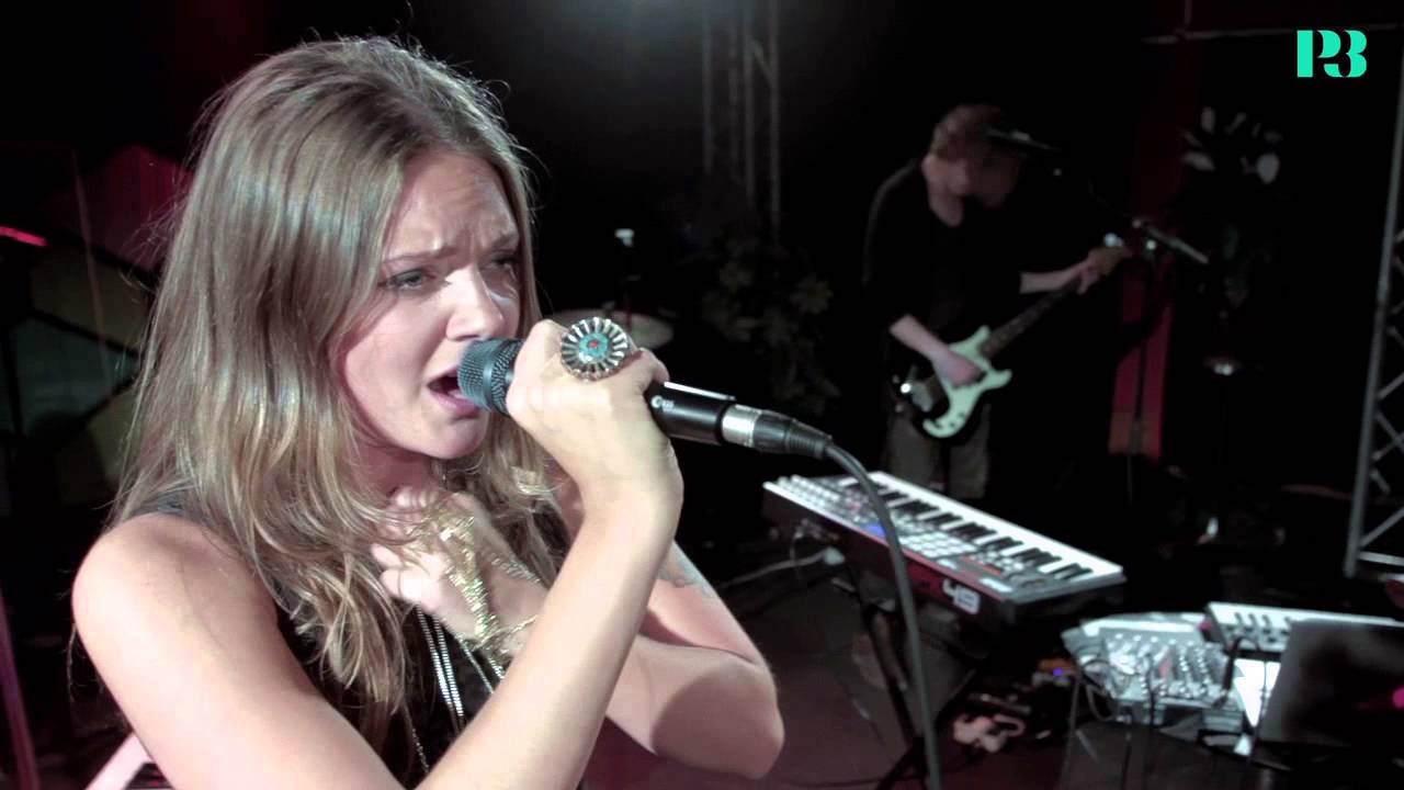 Tove Lo - Habits (Live at Musikguiden P3 Session)