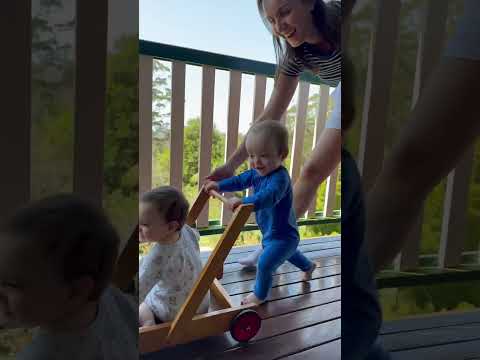 Showing off when your Aunty is on baby sitting duties 🏃🏽 #running #runbabyrun #shorts #twins