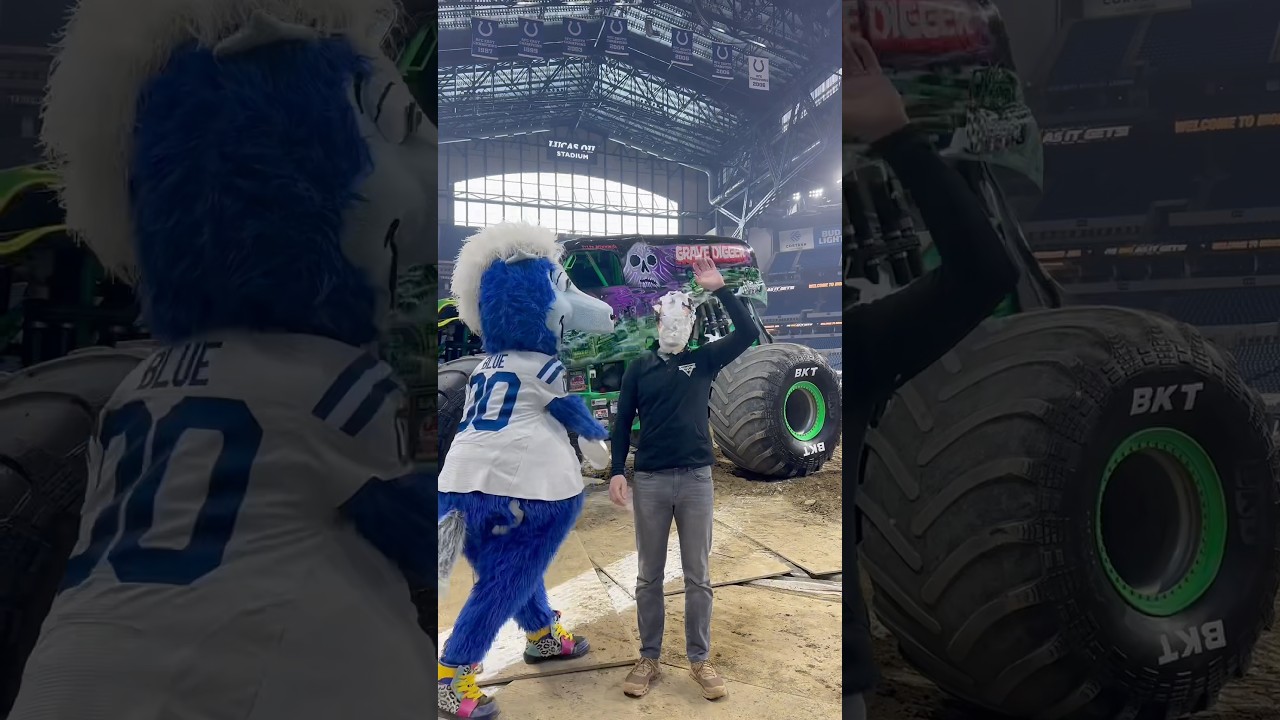 GOT EM! 😂 @MonsterJam