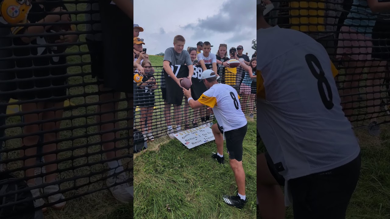Aaron Rodgers Signs Autograph for Fan Going to Basic Training 🏈