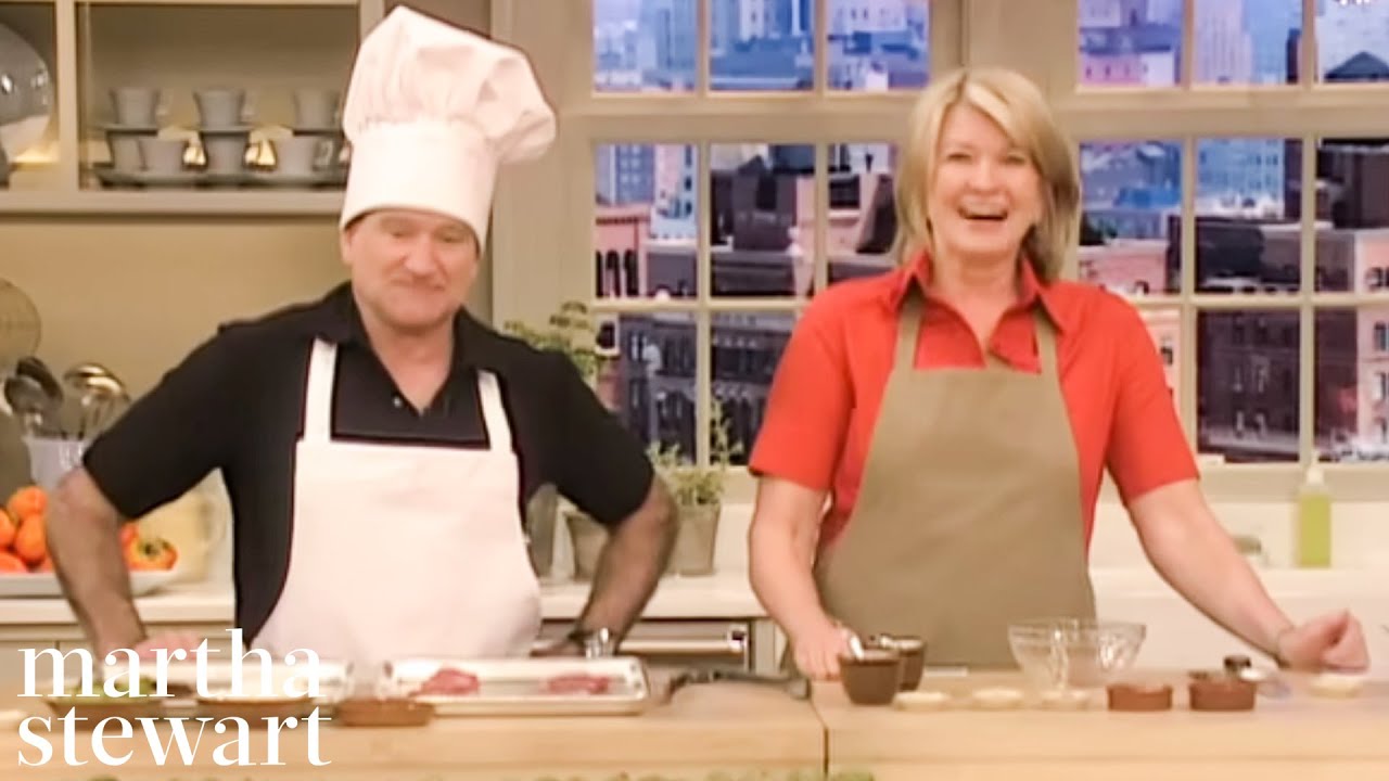 Hilarious Cooking Moment: Robin Williams & Martha Stewart Laugh Through Tacos 😂