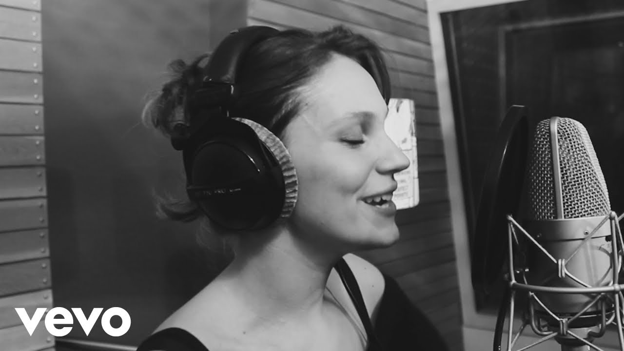 Emir Ersoy & Farah Zeynep Abdullah - Paramparça 🎶 | Official Music Video