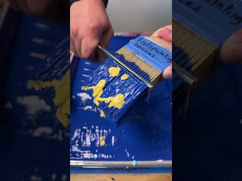 ASMR cleaning this paintbrush is so satisfying