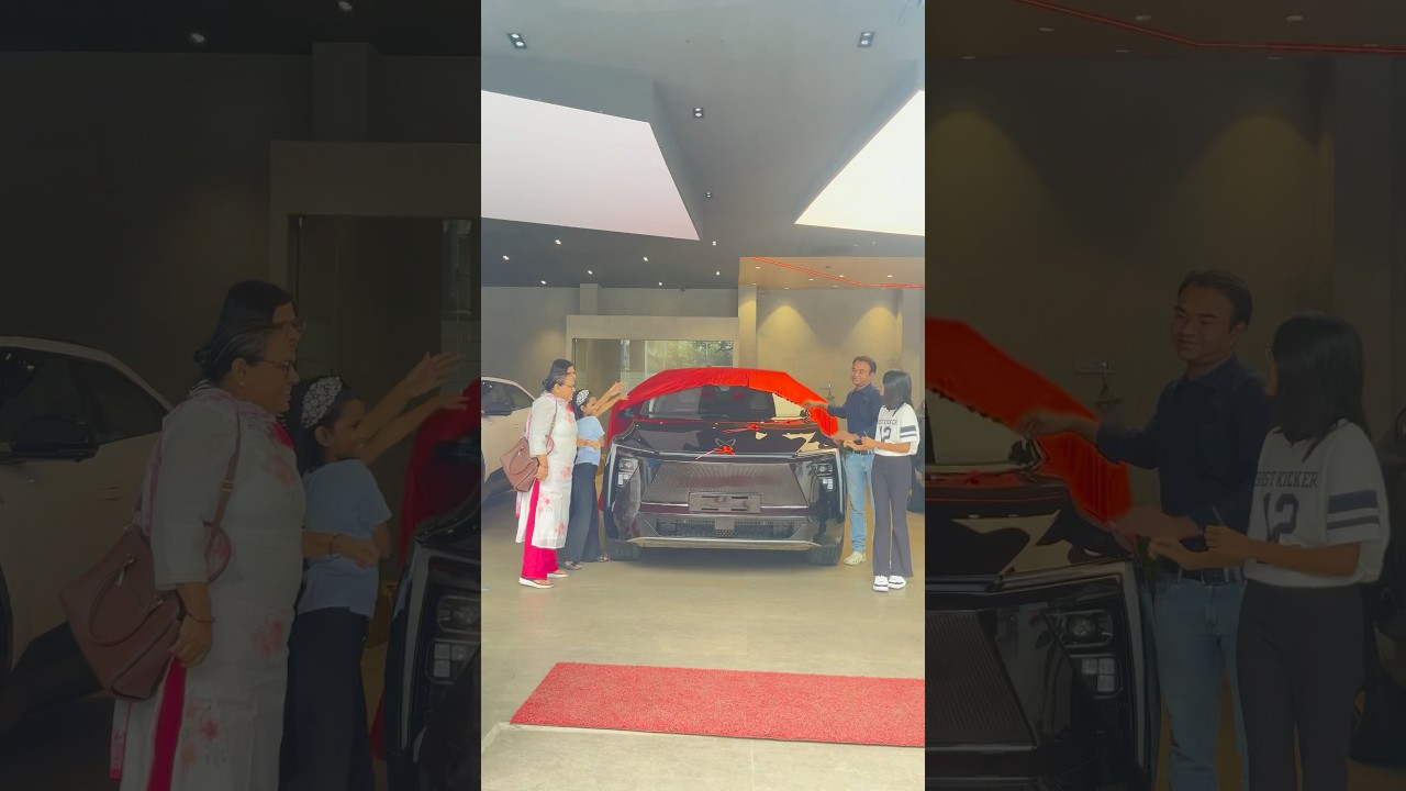 Mahindra XEV 9e in Ruby Velvet 🌟