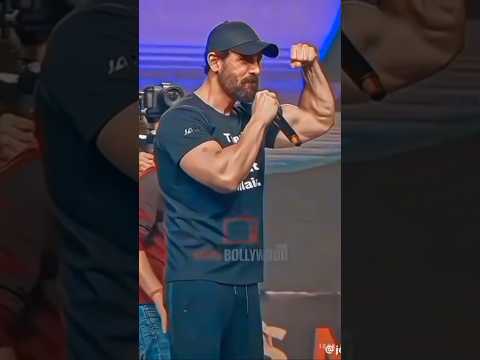 JOHN ABRAHAM BICEPS SHOWING ON STAGE #johnabraham #john #biceps #bicepscurls #bicepsexercises #1m