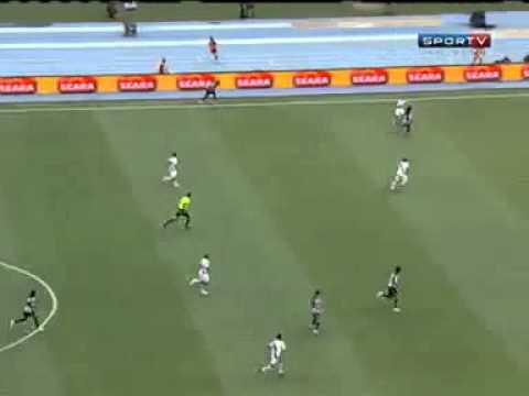 nhặt bóng chuyên nghiệp Fernanda Maia