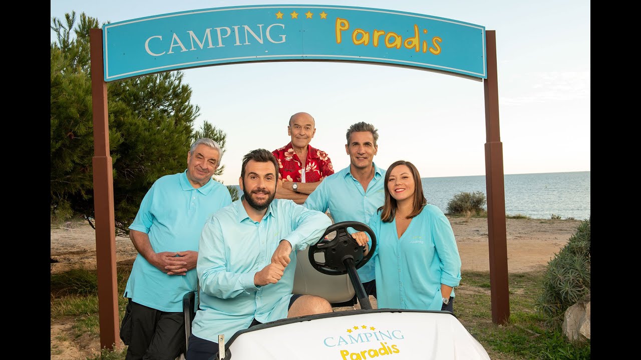 Visite des décors de 'Camping Paradis' 🎬