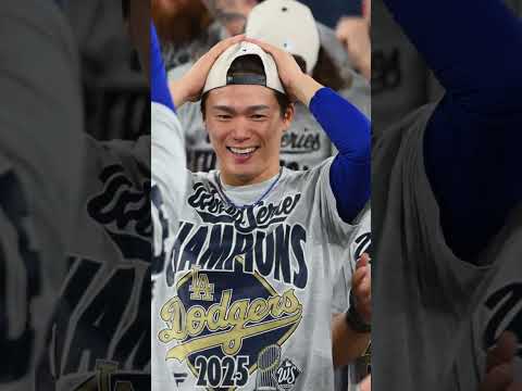 He's an icon, he's a legend, and he is the moment #WorldSeries