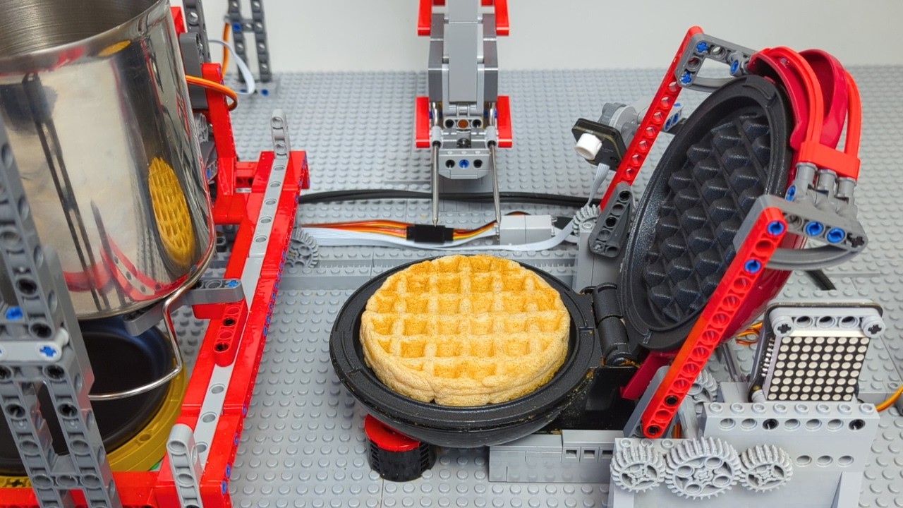 Build Your Own LEGO Waffle Factory 🏭