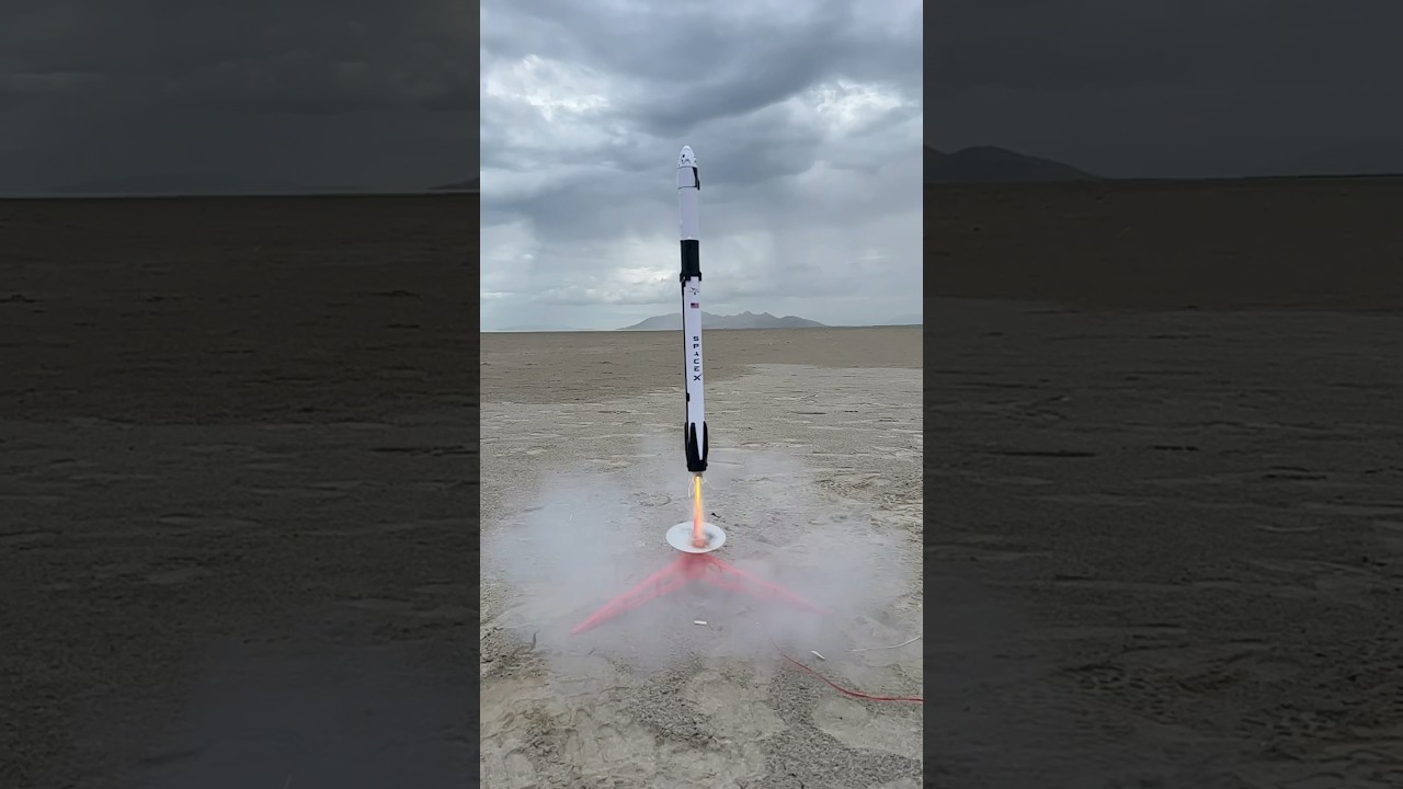 Experience the Power of Falcon 9 Heavy 🚀 from @EstesRockets1