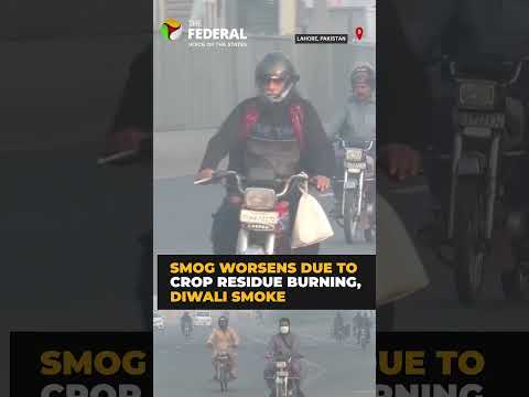 Pakistan's Lahore chokes under hazardous smog, AQI hits 412 | #shorts