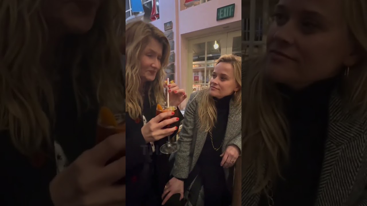 Reese Witherspoon & Laura Dern Celebrate Christmas 🎄
