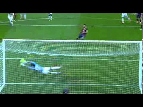 Video tình huống: Xavi đá hỏng penalty (Barca 2-0 Elche)