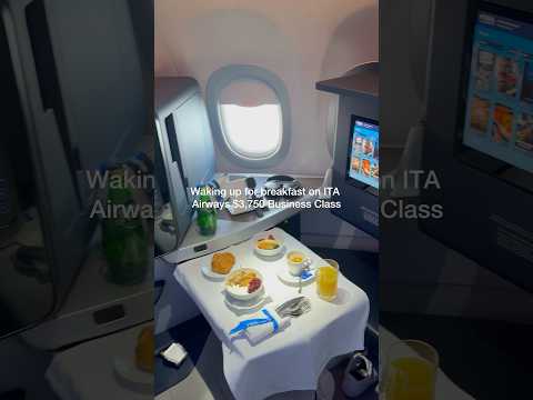 Breakfast onboard $3,750 ITA Airways Business Class on Airbus A321neo | Lounge Guru
