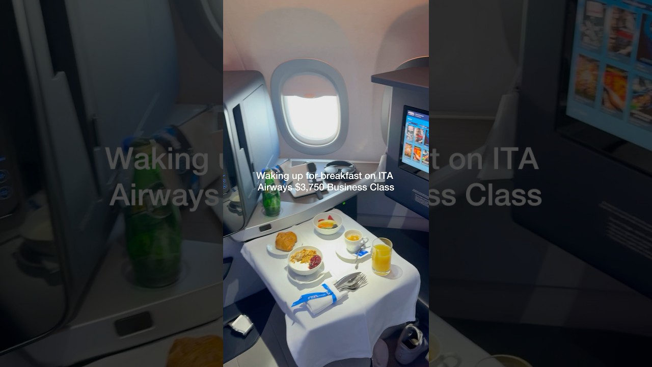 ITA Airways Business Class Breakfast on Airbus A321neo from Dubai to Rome
