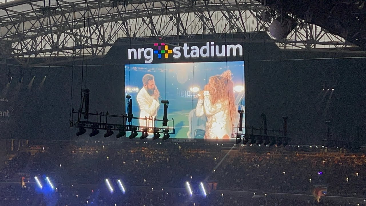 BEYONCĂ CHRISTMAS HALFTIME PERFORMANCE (w/ POST MALONE) - HOUSTON TEXANS vs. RAVENS GAME 2024