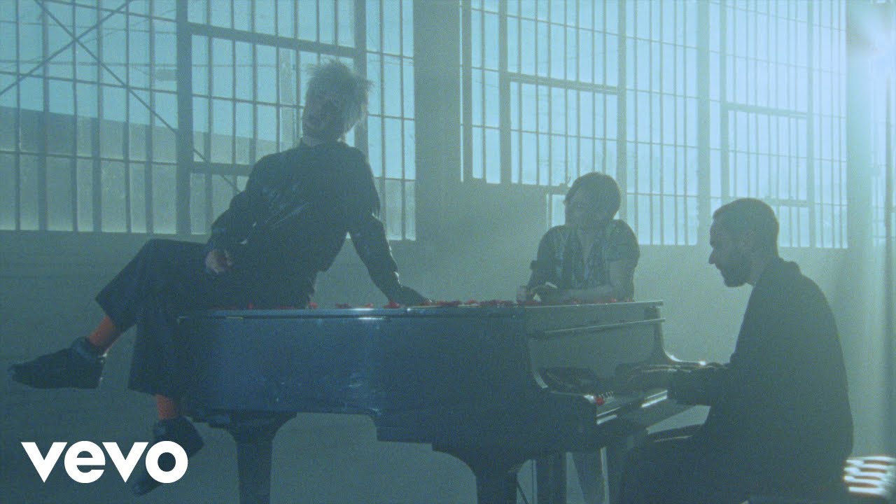 MGMT - Dancing In Babylon ft. Christine and the Queens 🎶