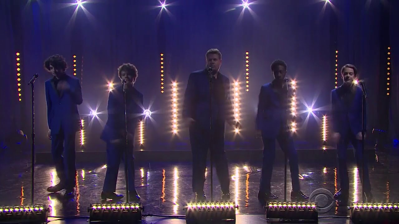 Stranger Things Cast Performs Live Karaoke on Late Night Show π€