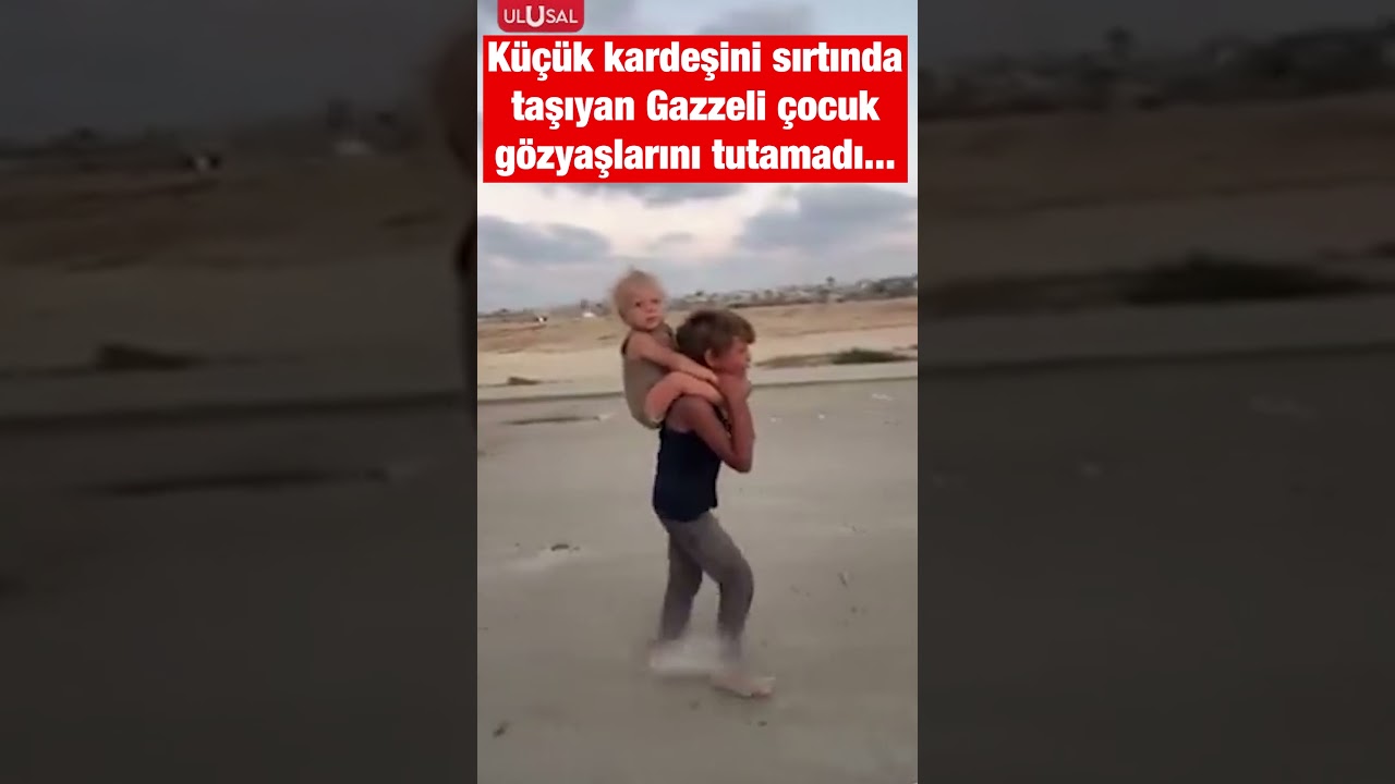 Gazze'de Çocuk, Küçük Kardeşini Sırtında Taşıyarak Gözyaşlarına Engel Olamadı 😢 #shorts