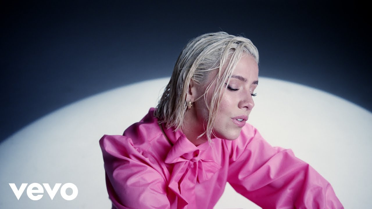 Dagny's New Single 'Strawberry Dream' & 'Highs & Lows' 🎶