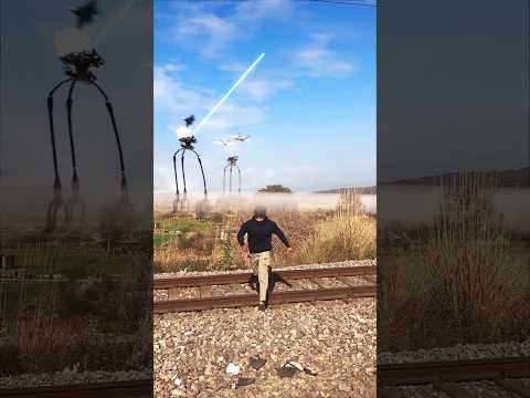 Running from tripod from war of the world || tom cruise movie #waroftheworlds #tomcruise #vfx #alien