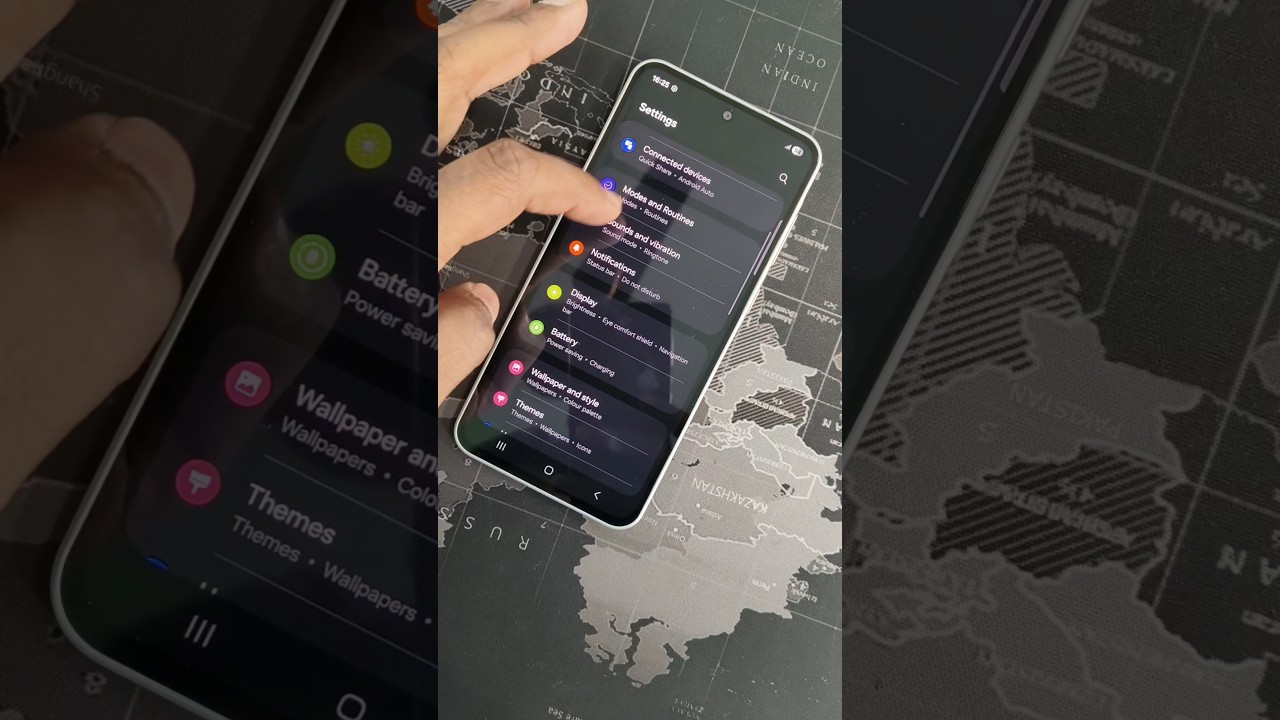 Samsung Galaxy A36: Dark Mode vs Light Mode 🌙