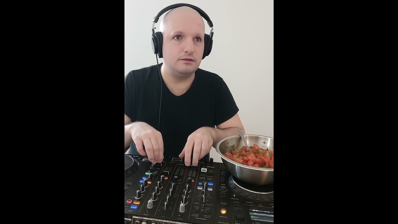 František Ředitel - VŠECHNO MÁME 🎶 | Official Music Video