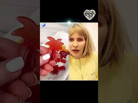 ДЕРЕВЕНСКИЕ РОДСТВЕННИКИ В ГОРОДЕ (СЕРИЯ 6) КАКОГО ЦВЕТА У ТЕБЯ КУРТКА НА ВЕСНУ????