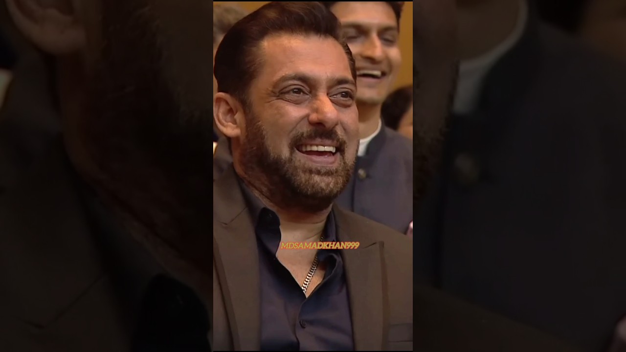 Chammak Challo! Salman Khan, Shah Rukh Khan & Kareena Kapoor in Trending Shorts π¬