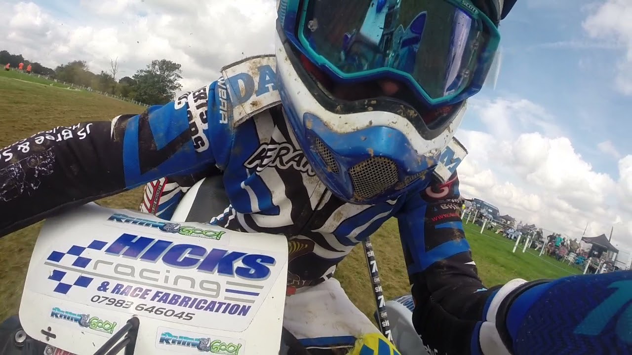 1000cc RH Sidecar Grasstrack Action ๐