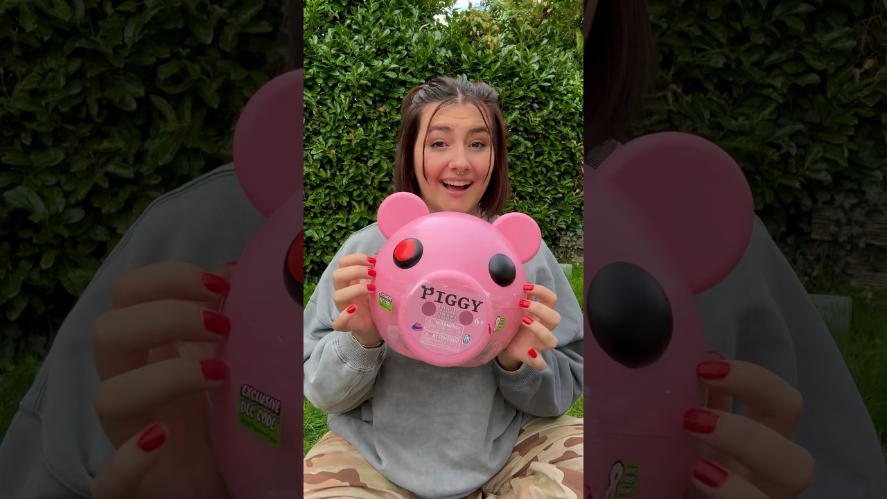 Mystery Piggy Roblox Toy 🐽