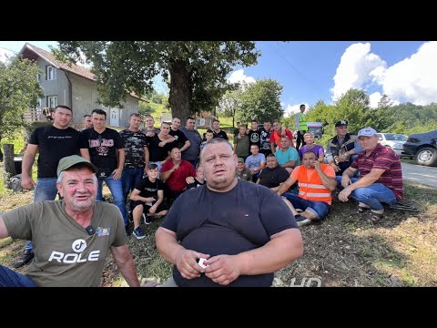 SHOW: TIKTOKERI ROLE i SAVO okupili publiku na traktorijadi, Roletu namjerno pokvarili traktor