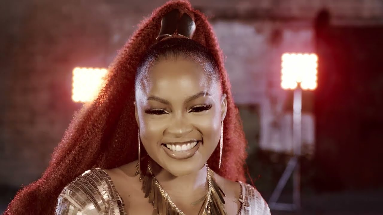 Mimie Dedans 🎶 Official Music Video | Directed by LECRISMILA