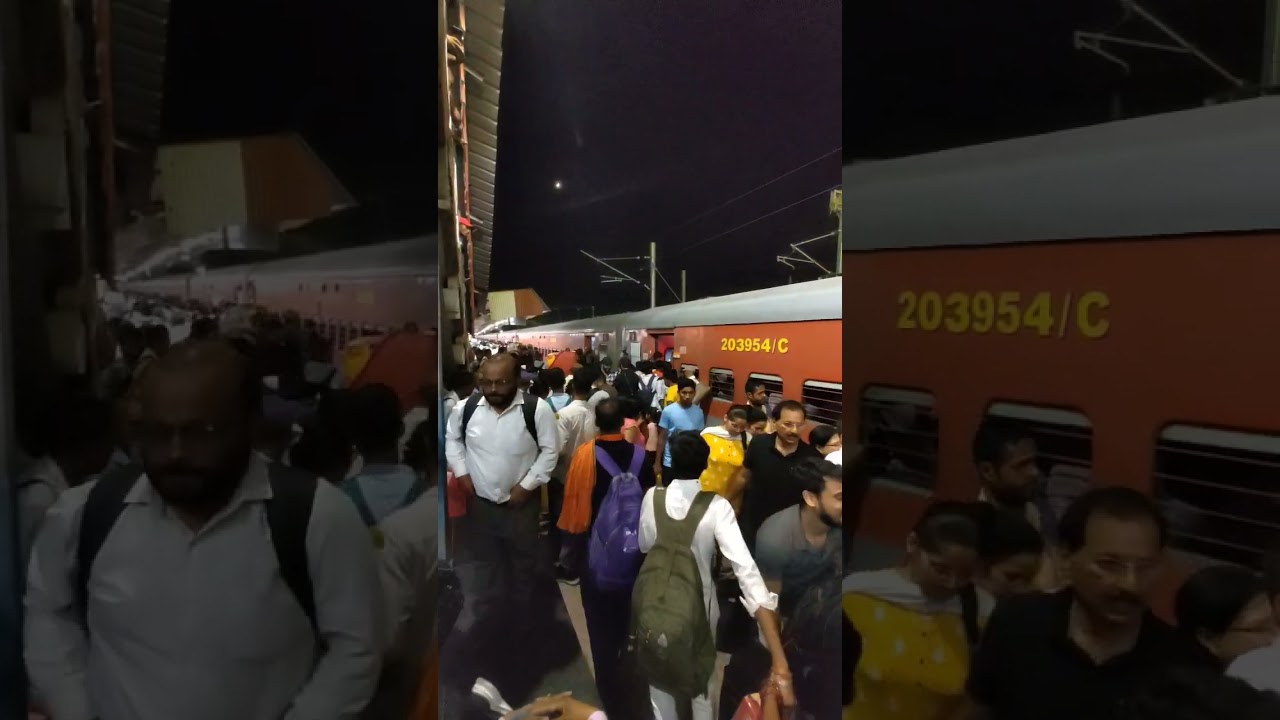 Crowd at Patna Junction Platform 10 🚉