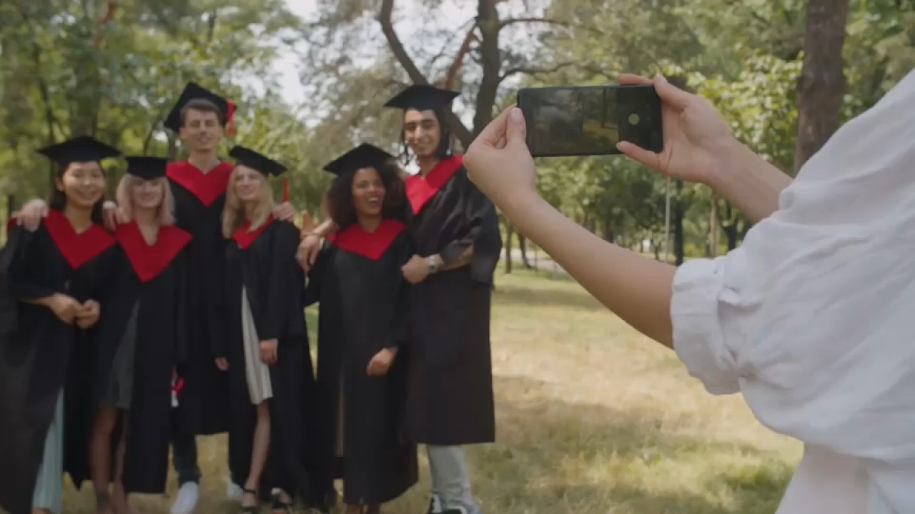 Stand Out in Job Applications as a Recent Grad ๐