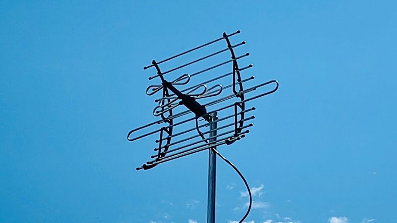 GE Pro Attic OTA TV Antenna Review 📺