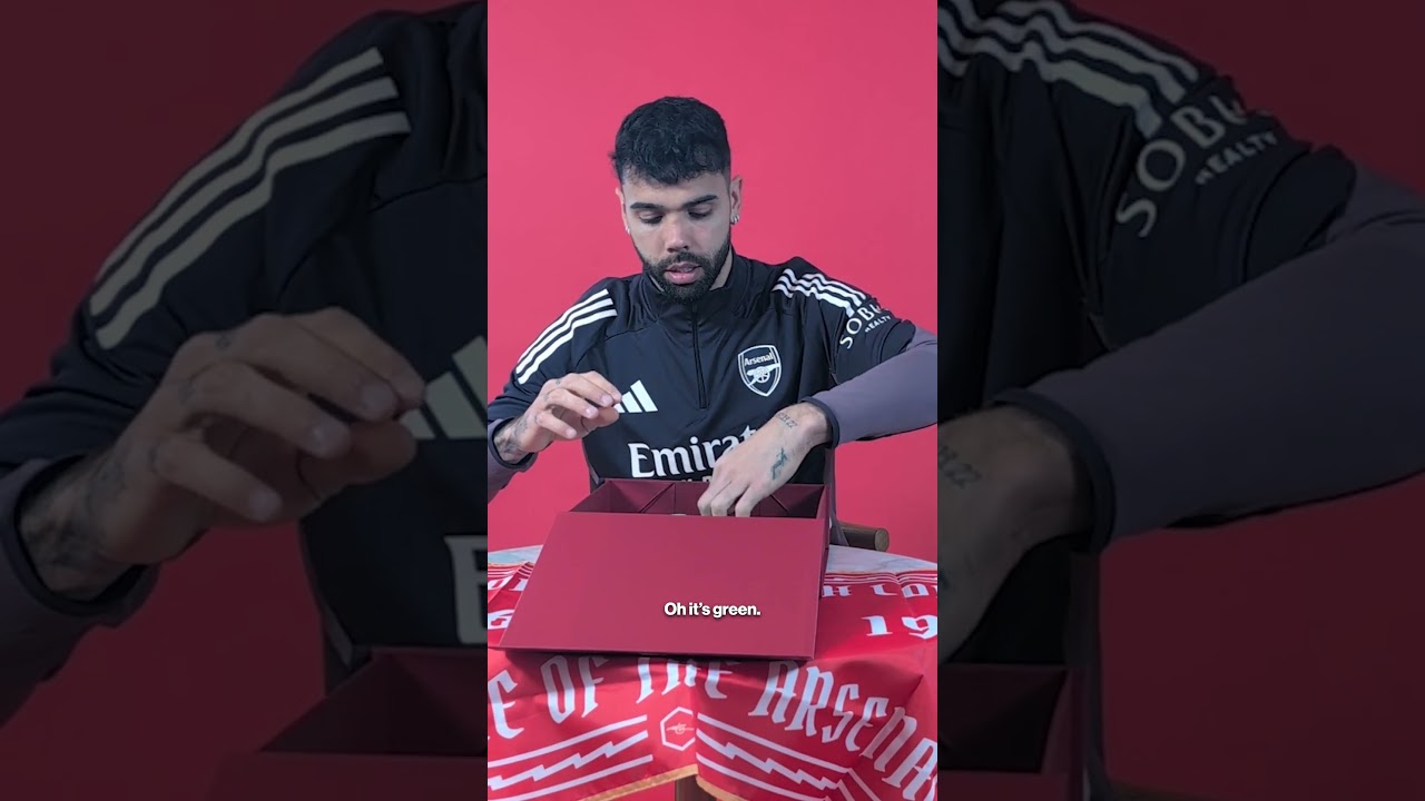 Exclusive Unboxing of David Raya's Third Goalkeeper Kit! π | Arsenal FC
