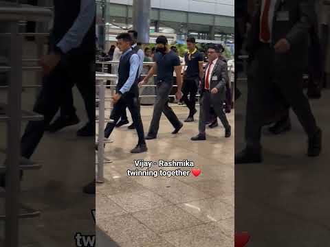 Vijay Devarakonda and Rashmika Mandanna twining together ❤️ #shorts #tollywood